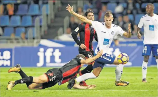  ??  ?? GOLEADOR. Samuele Longo fue un incordio para el Reus, le marcó dos golrd y ya suma nueve en su cuenta personal.