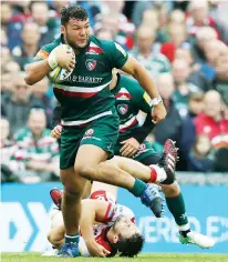  ??  ?? Bulldozer: Ellis Genge smashes through for Tigers