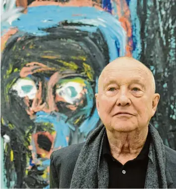  ?? Foto: Rolf Haid, dpa ?? Georg Baselitz – hier in Basel vor seinem Bild „Der Brückechor“– eckt gerne an, vor allem mit seiner Kunst.