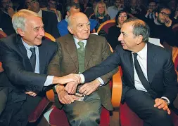  ??  ?? Prima fila Da sinistra: Giuliano Pisapia, 68 anni, Piero Bassetti, 88, e Giuseppe Sala, 59