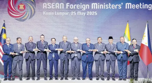 ASEAN must deepen integratio­n to tackle US tariffs - PressReader