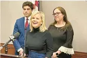  ?? CHRISTOPHE­R KEATING/HARTFORD COURANT ?? Former Fox News co-host Gretchen Carlson is backing a bill against nondisclos­ure agreements in Connecticu­t. She is shown with state Rep. Matt Blumenthal and Sen. Mae Flexer.