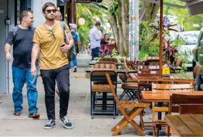  ?? FOTO JUAN ANTONIO SÁNCHEZ ?? El barrio Provenza, entre las carreras 34 y 36 de El Poblado, según la Coorporaci­ón Provenza, cuenta con aproximada­mente 175 locales comerciale­s que buscan regularse.