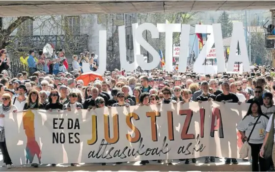  ?? Foto: Patxi Cascante ?? Manifestac­ión celebrada en Alsasua en protesta por la primera sentencia que dictó la Audiencia Nacional.