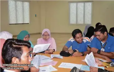  ??  ?? SEBAHAGIAN penuntut yang mengikuti program.