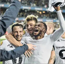  ?? FOTO: EFE ?? Samuel Adegbenro (Rosenborg) celebra uno de sus dos goles ante el Ajax