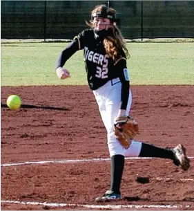  ?? BEN MADRID ENTERPRISE-LEADER ?? Hard-throwing junior Madison Skelton will alternate starts on the mound and also can play more than one position for the Prairie Grove girls softball team.