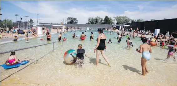  ?? JASON FRANSON, THE CANADIAN PRESS ?? Outdoor natural pool in Edmonton uses a Neptune filter, hydrobotan­ical beds and Intense ultraviole­t from the sun to keep the water clean.