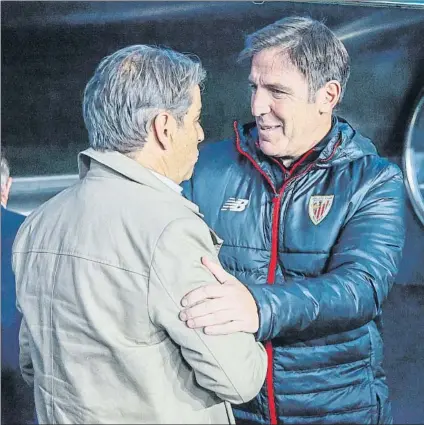  ?? FOTO: ALEXANDRE VARELA (LOF) ?? Entre colegas Eduardo Berizzo se saluda con Natxo González antes de comenzar el encuentro