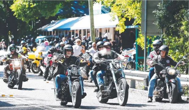  ?? Picture: BRENDAN RADKE ?? DEAFENING SUPPORT: Family friend Wayne ’Prong’ Trimble leads the ride for Toyah Cordingley, leaving from Ellis Beach, on his Triumph motorcycle.