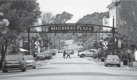  ?? PHOTOS BY KAREEM ELGAZZAR/THE ENQUIRER ?? View of Mulberry Plaza May 27 in Lebanon. The city’s concealed carry ordinance is currently being challenged by a taxpayer lawsuit.