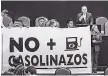  ??  ?? Protestas. La Ley de Ingresos fue avalada en lo General.