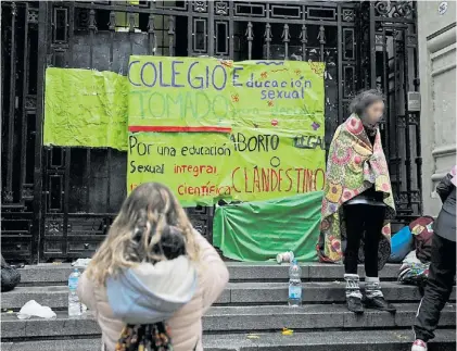  ?? DE LA ORDEN ?? Protesta. El reclamo por más educación sexual estuvo presente en las últimas tomas de colegios.