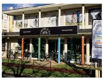  ??  ?? La Boutique du Vélo, du Port-marly voit progresser ses ventes de vélos électrique­s au fil des années.