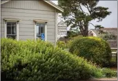  ?? CHRIS PUGH — MENDOCINO BEACON ?? The Mendocino Community Library.