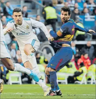  ?? FOTO: PEP MORATA ?? Cristiano Ronaldo y Leo Messi, frente a frente El portugués quiere cobrar como el argentino