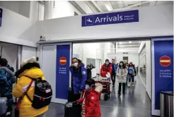  ?? FOTO: TARMO LEHTOSALO/LEHTIKUVA ?? ■
De två kineser som misstänkte­s bära coronaviru­set hade befunnit sig i Ivalo ett par dagar. De kom till Finland via Kirkenes i Norge.