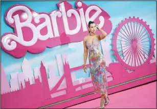  ?? Fot. Justin Tallis/AFP/East News ?? Dua Lipa na europejski­ej premierze filmu „Barbie”