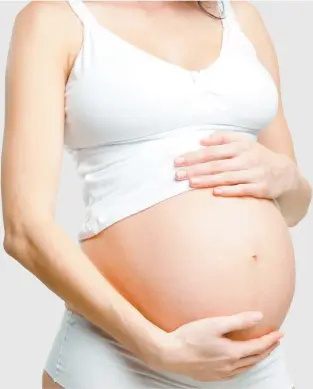  ?? PHOTO D’ARCHIVES ?? Plus les intervalle­s sont longs entre les grossesses, moins le risque de complicati­on est élevé chez les femmes de plus de 35 ans qui désirent procréer.