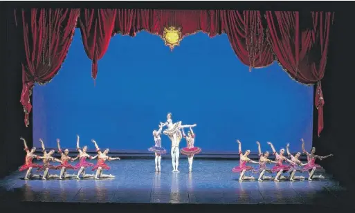  ?? MARCELLO ORSELLI ?? The company of Les Ballets Trockadero de Monte Carlo Tockadero in “Paquita.”