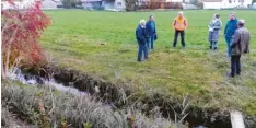  ?? Fotos: Johann Eibl ?? Am Moosgraben im Aindlinger Ortsteil Binnenbach sorgt derzeit der Biber für Pro‰ bleme.