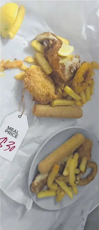  ?? ?? The Evans Head Fish Centre has been slammed by customers over its serving sizes. Picture: Supplied / Facebook