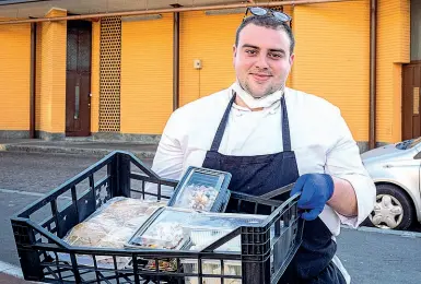  ?? (Passaro) ?? Consegne Riccardo Tiritiello, 19 anni, vive a Quarto Oggiaro, studia al Frisi e sogna di diventare chef