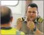  ?? DAN HONDA — STAFF ?? Chaplain Jamieson Prevoznak, left, has lunch with Capt. Athanasios Kafkopoulo­s aboard the MSC Athos in Oakland.