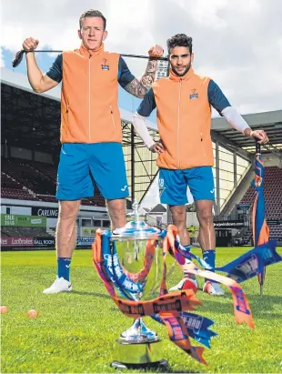  ?? Picture: SNS Group. ?? Dunfermlin­e’s Lee Ashcroft, left, and Faissal El Bakhtaoui ahead of the Irn-Bru Cup clash with Inverness Caley Thistle.