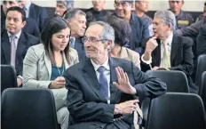  ??  ?? El ex mandatario guatemalte­co Álvaro Colom, durante la audiencia de ayer en la que se decidió someterlo a proceso, en la capital del país.