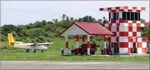  ?? GUSLANG GUMILANG/JAWA POS ?? SIAP TERBANG: Pesawat bermesin ganda milik Airfast di Lapter Harun Thohir.