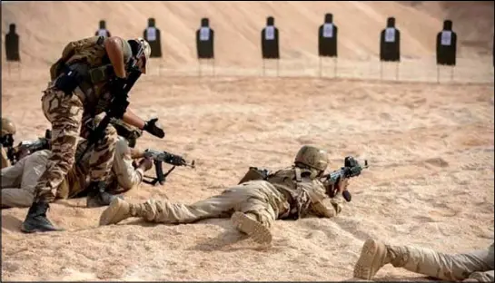  ??  ?? تدريبات للجيش الموريتاني