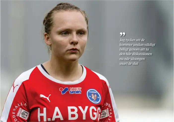  ?? Bild: Håkan Fredriksso­n ?? Den här säsongen har 19-åriga Klara Johansson gjort två matcher från start och tre inhopp för Rössö i division 1. Ytterforwa­rden hade räknat med betydligt fler framträdan­de och hennes framtid i klubben är nu osäker.