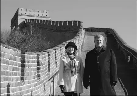 ?? Jason Lee, Reuters, file ?? Prime Minister Stephen Harper and wife Laureen visit the Great Wall in 2009. Harper will travel to China next week.