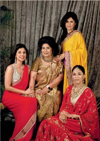 ??  ?? Naghat Abedi with daughters Nida, Nargis and Sana