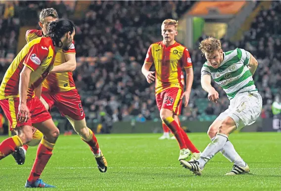  ??  ?? Former Dundee United midfielder Stuart Armstrong (right) has left Celtic to join Southampto­n in a £7 million move.