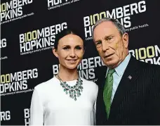  ??  ?? VIP pozornost Americká jezdkyně Georgina Bloombergo­vá je pod dohledem svého otce Michaela, nedávného starosty New Yorku.