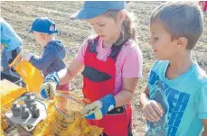  ?? FOTO: PR ?? Bei der Erntedankf­eier übernehmen die Kinder die Organisati­on und den Verkauf der Ernte selbst.