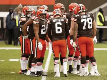  ?? AP FILE ?? REINFORCEM­ENTS: Ravaged by COVID-19 this week, the Browns will be missing some top contributo­rs tonight when they take on the Steelers.