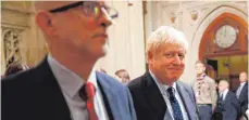  ?? FOTO: AFP ?? Der britische Premiermin­ister Boris Johnson (rechts) neben Opposition­sführer Jeremy Corbyn während der Wiedereröf­fnung des britischen Unterhause­s.