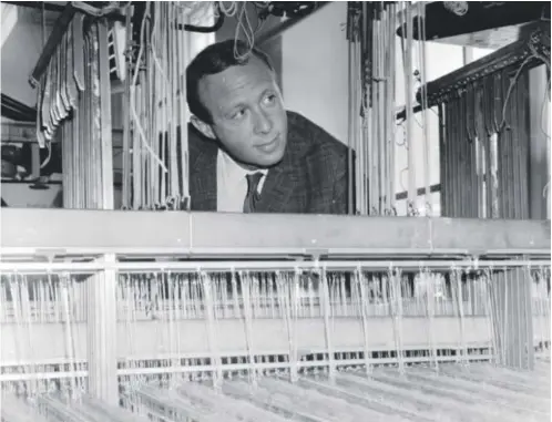  ?? ?? 0 Bernat Klein at one of the looms in his mill at Galashiels in August 1966