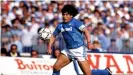  ??  ?? Maradona ganó el scudetto con el Napoli