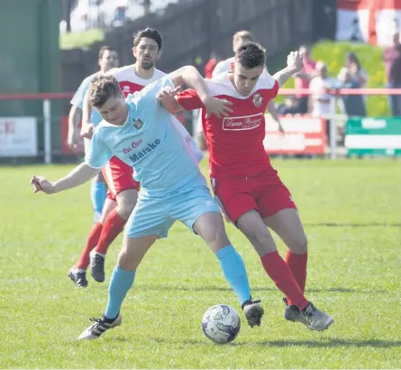  ?? ADAM BARNSLEY ?? Marske and North Shields battle it out during yesterday’s 1-1 draw on Tyneside