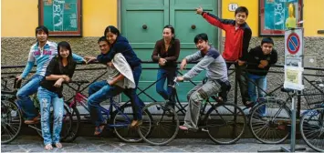  ?? Foto: company florenz ?? Das „Vietnam Contempora­ry Dance Theatre“ist am Freitag um 20 Uhr im Landsberge­r Stadttheat­er zu Gast. Die Tänzer (unser Foto) sind gehörlos.