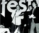  ?? ?? Versilia 1992 Quentin Tarantino nel ‘92 al Noir in Festival di Viareggio (foto di Aldo Umicini). Alla presenza del regista alla rassegna versiliese, Davide Rapp e Michele Boroni hanno dedicato un documentar­io intitolato «C’era una volta a Viareggio»
