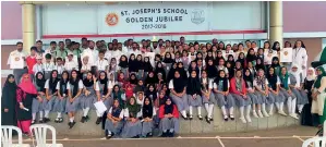 ??  ?? Students of St Joseph’s School in Abu Dhabi collected basic amenities for non-teaching staff in line with the Year of Giving. The charity drive was arranged by the students of the Islamic department.