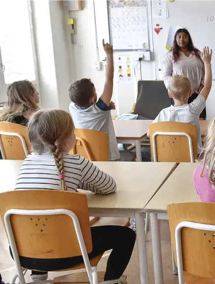  ??  ?? UTBILDNING VIKTIGT. Skolan är en av väljarnas viktigaste frågor i valet.