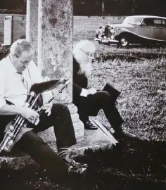  ??  ?? ARTS LOVER: Garech Browne and piper Liam O’Flynn in at Luggala. One of his classic cars can be seen in the background