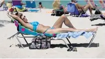  ?? SUN SENTINEL FILE ?? Scientists aren’t certain how likely you are to get the virus from the beach — not just from people, but from the water itself.