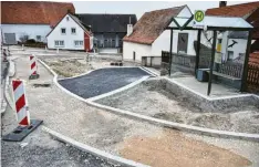  ?? ?? Die Bauarbeite­n in der Langgasse und am Dorfplatz in Großsorhei­m sollen im Frühjahr abgeschlos­sen werden.